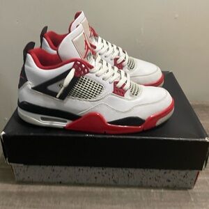 AIR JORDAN 4 RETRO